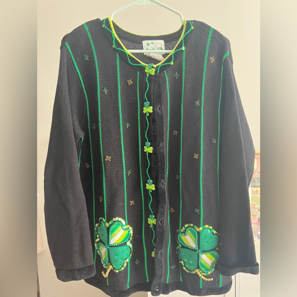 St Patrick’sDay Vintage Clover Cardigan 🍀